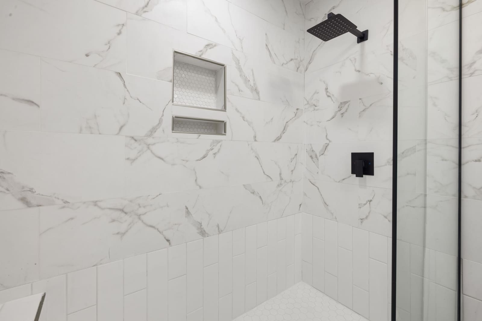 Rénovation salle de bain : prix au m² et budget réel 2025